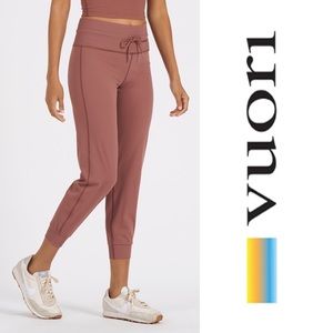 Vuori NWT Daily Jogger in Terracotta - Brand New